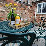 Best Stays York - Alma York