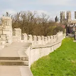 Best Stays York - Alma York
